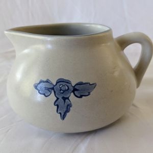 Pfaltzgraff Yorktowne Cobalt Blue Flower Stoneware Creamer Pitcher Gravy Boat